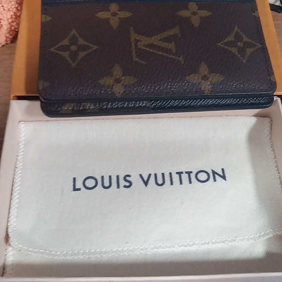 Louis Vuitton card holder - Picture 3 of 3